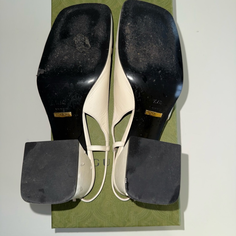 Gucci Women's Cream Leather Slingback Heels with Gold Accents - Picture 6 of 8